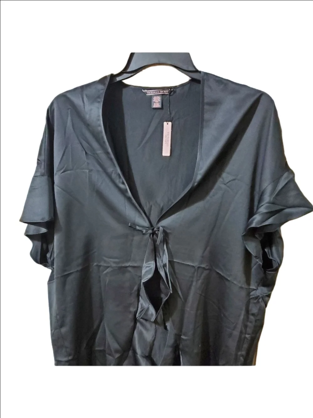 NWT Victoria's Secret Nlack Satin Robe, One Size‎